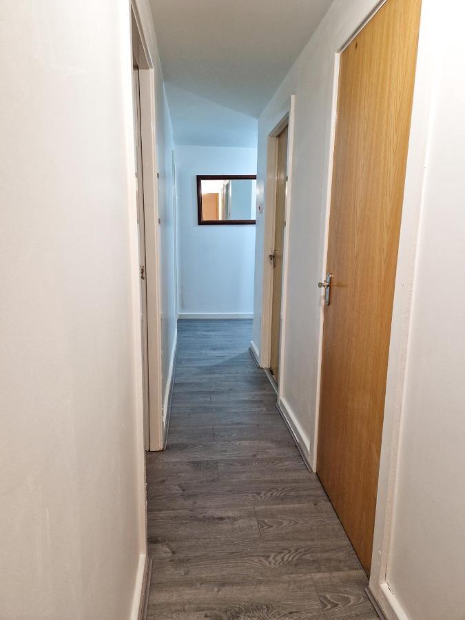 Spacious Apartment For Holiday And Contractor Groups In Salford - Private Parking - By Nmb Serviced Accommodation Mánchester Exterior foto